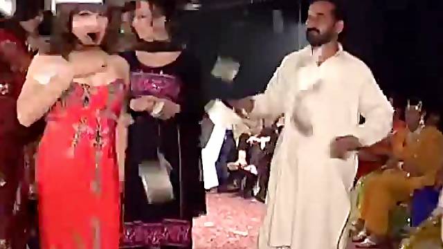 Pakistani tranny party with dancing