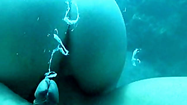 A good fuck underwater