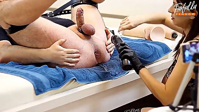 NEW SLUT IN TOWN FARFALLA FEMDOM - BI SLAVE - BLACK LATEX GLOVES - ANALFISTING MAN