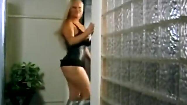 Holly Sweet Surprise