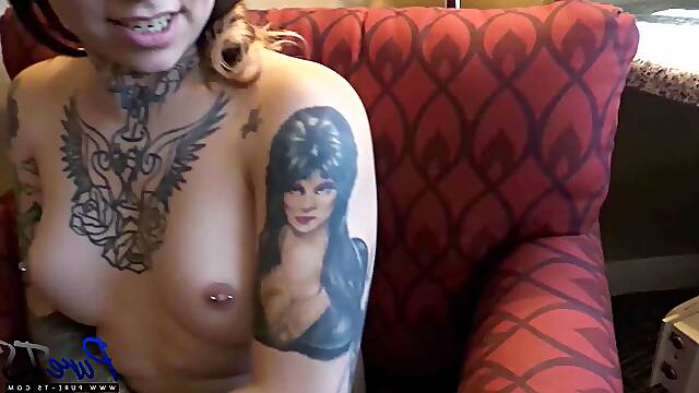 Trixxy Von Tease BTS Interview