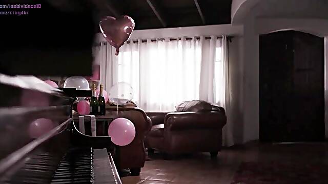 Angela White And Aubrey Kate In Transsexual Damsel Plows Her Ample-titted Girlfriend In Her - Eva Maxim