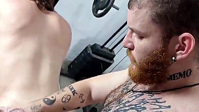 SUPER-FUCKING-HOT HOOKUP AT THE GYM
