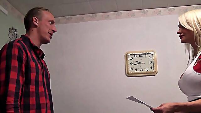 Blond bimbo Cindy Sun gets her holes drilled real hard