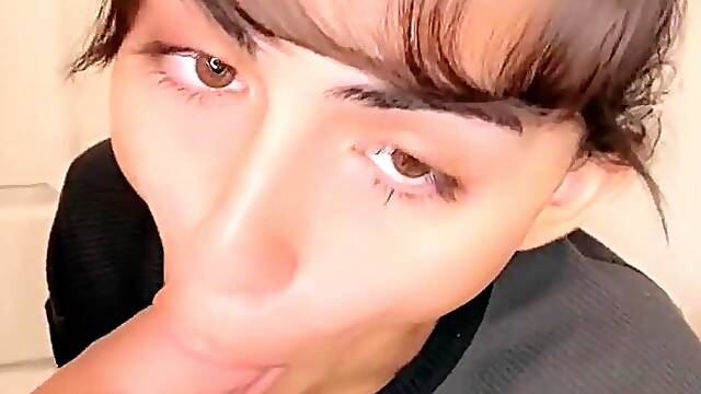 SHE ENJOYS BEING A TRAMP (college-aged) y o trans Latina LETS ME SPLOOG ON HER XXL DELICIOUS CULO