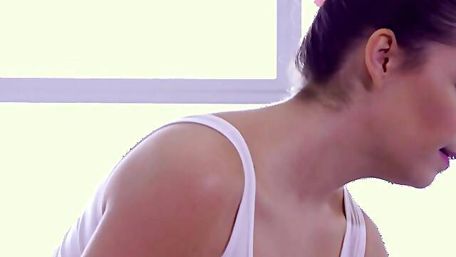 Sofie Lee Rubs & Rides BBC Professionalee