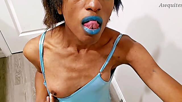 Super sexy hero shemale chick toys and her stick clit si