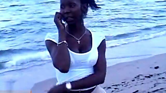 Monaleeza Beach Surprise