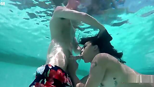 Pink Von Dee Pool Time Fuck!