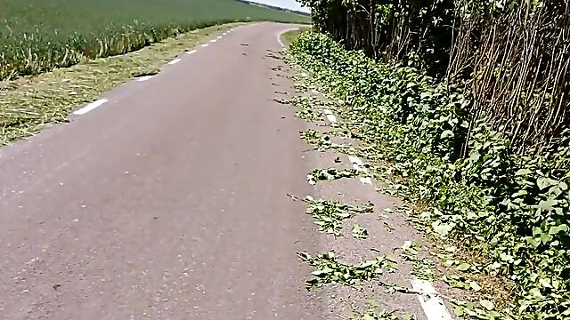 Walking Outside Flashing For Strangers In Slutty Clothes and Cumshot