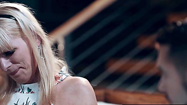 TS stepmom Jamie French loses ring but finds Dante Colles johnson