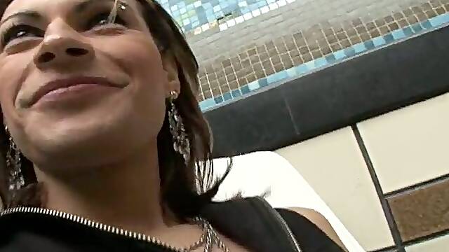 Ugly shemale Chawane sucks a BBC before taking it in her butt