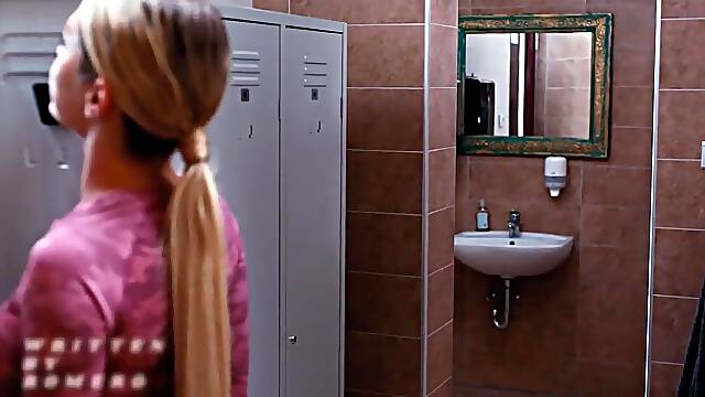 Gym Wench Hardcore Anal Sex - Zlata Shine Banged With Giant XXL Shemale hentai Wang by Lustful Transsexual