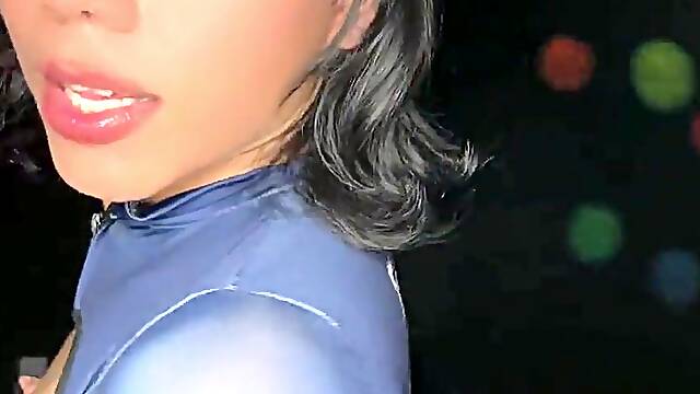 Large butt trans cop arrests 25cm BBC who was stealing a safe. This guy bangs her until that babes done