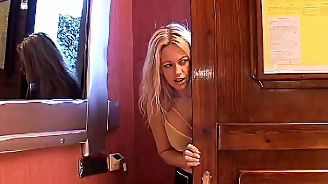 Club Trans Fashion - Movie scene 1