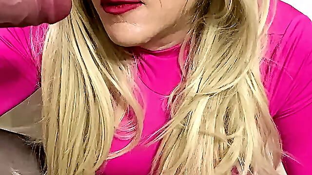 Lewd Crossdresser Madison screws booty with Dad Sex toy