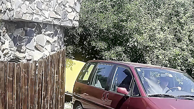 Old serf arrived to DFC - Slapped in the car