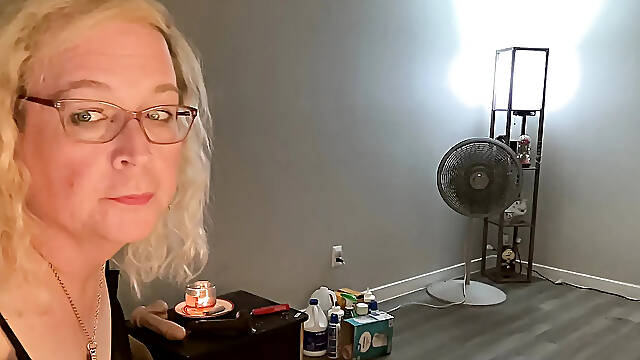 Trans mother Id like to fuck dancing for her web camera. This babes having enjoyment and doesn’t give a screw if this babe can dance or not ROTFL