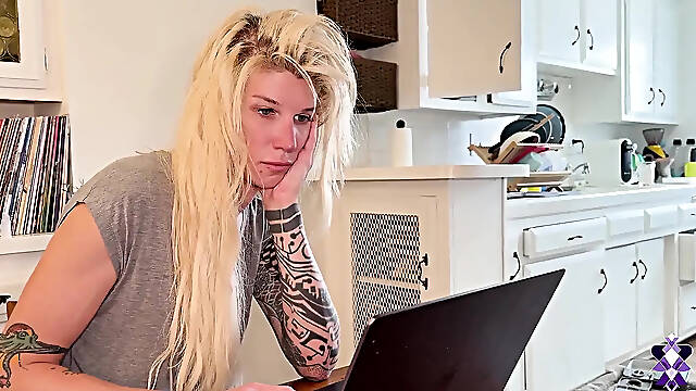 Wet - Trans Urinate Domination