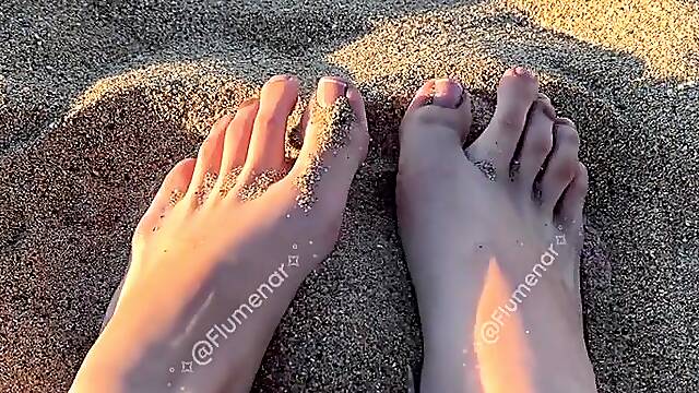 FRENCH NAILS FEET ON THE BEACH