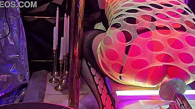 Hardcore booty widening with toy joy xxx
