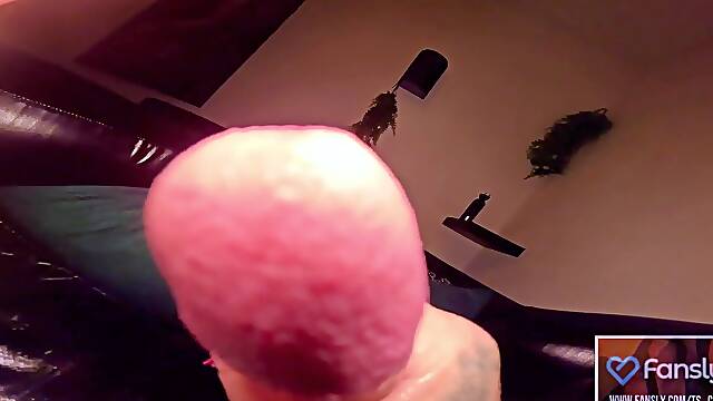 TS CLEOPATRA - WETLOOK LATEX LEGGINS POV EDGING & PRECUM