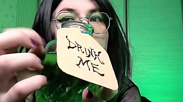 ASMR MadAlice Swallow Me Bottle Greens