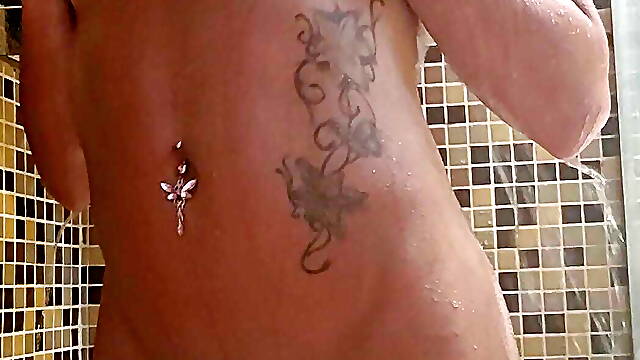 Got horny in the shower on vacation