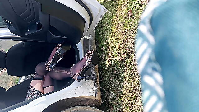 Fucked Taxi Driver in his car