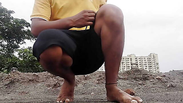 Jungle mein sex karte hue pakde gaye aur bhaagane Lag Gaye