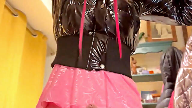 Jess Silk Rides Dildo