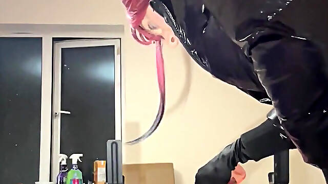 Jess Silk Rides Dildo