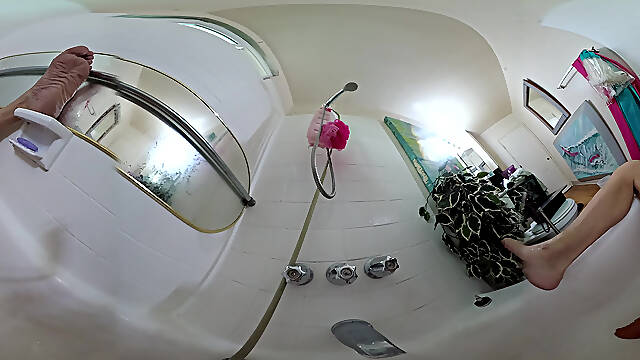 Lizzy Yum VR 2025 Edging #202