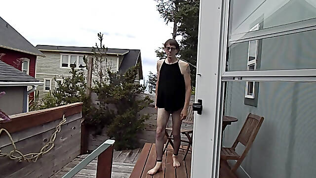 Kevinstockings wears fishnet out on the deck
