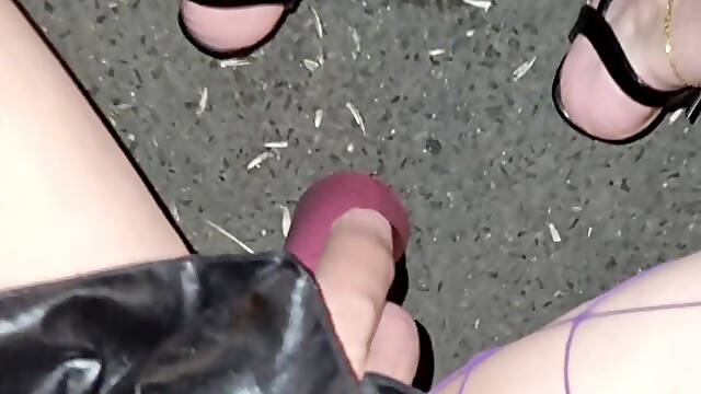 A Whore in a Mini-Skirt Ras du CuL, on the Edge of the🛣Nationale 7 in BRUNOy. 2H00 VaneSsaBiTCHx PariSChienneTrvprod⁹&sup1;