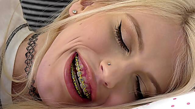 Black dude with a hard cockfucks ass of shemale Izzy WIlde